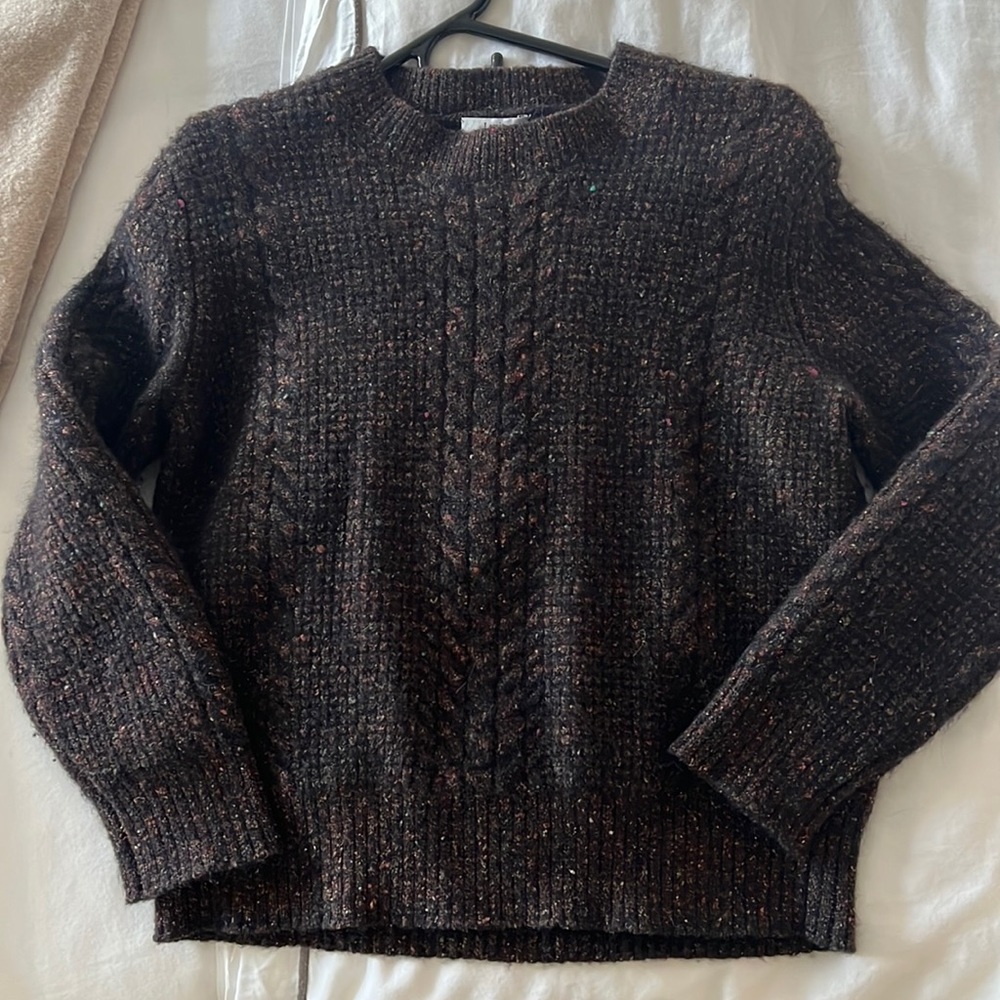 Lewit wool sweater